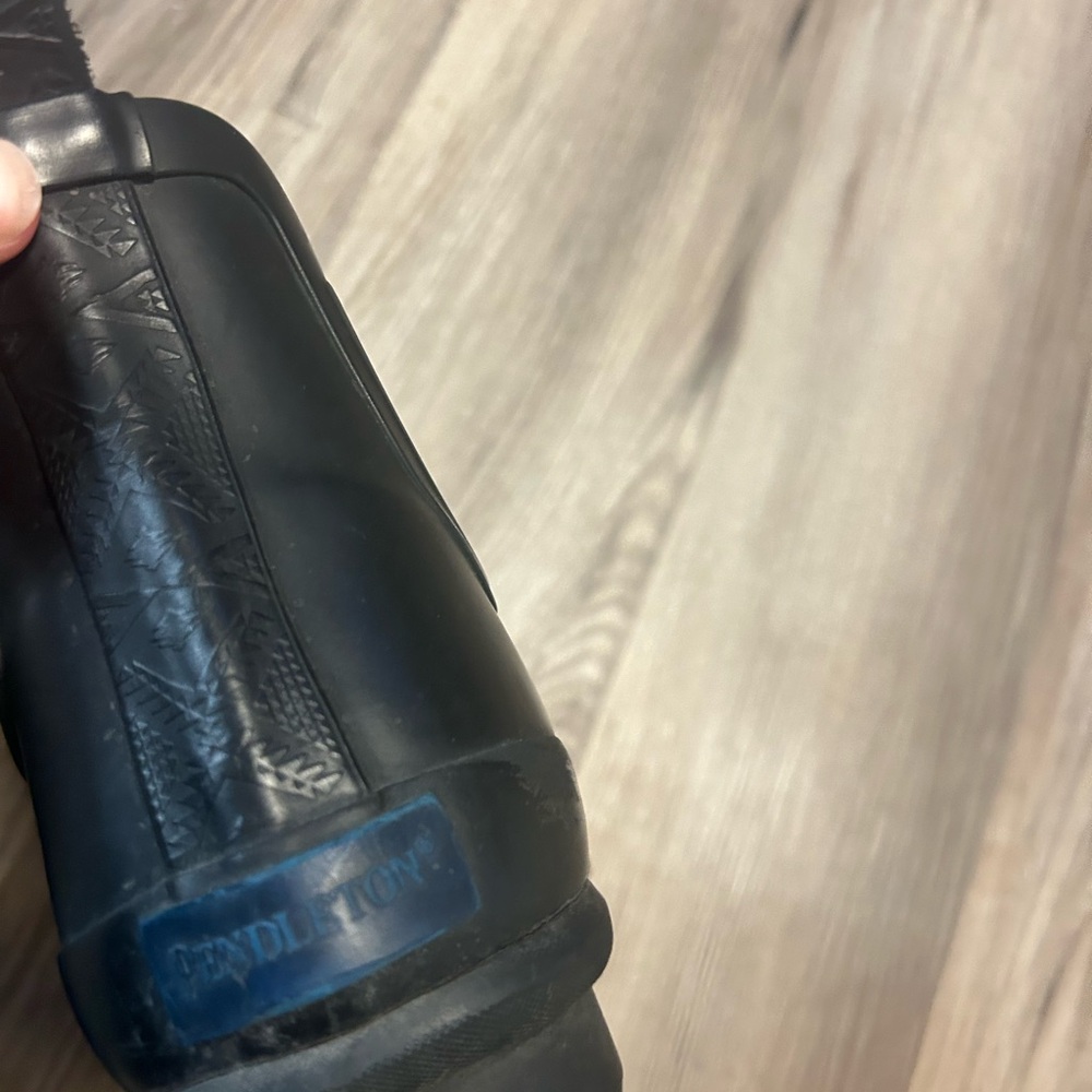 Pendleton Black Waterproof Boots - image 4